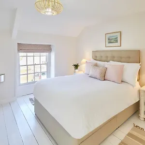  Holiday home Host & - Holmlea United Kingdom