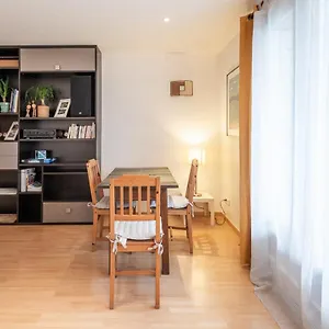 nice-apartment-with-balcony-and-city-view.hotels-rhonealpes.com/