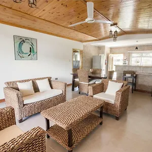Flora's Self Catering Apartament